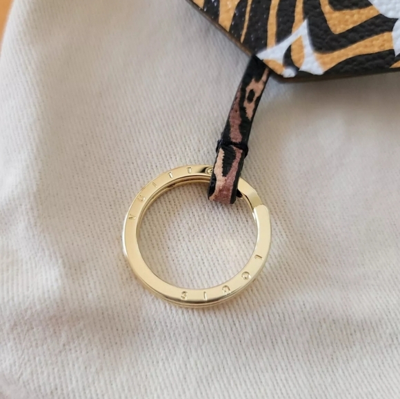 Louis Vuitton Key Charm Holder String 19.5 Jungle Giant Black Caramel Clochette - Picture 3 of 16